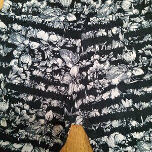 Black and white lularoe leggings one size floral